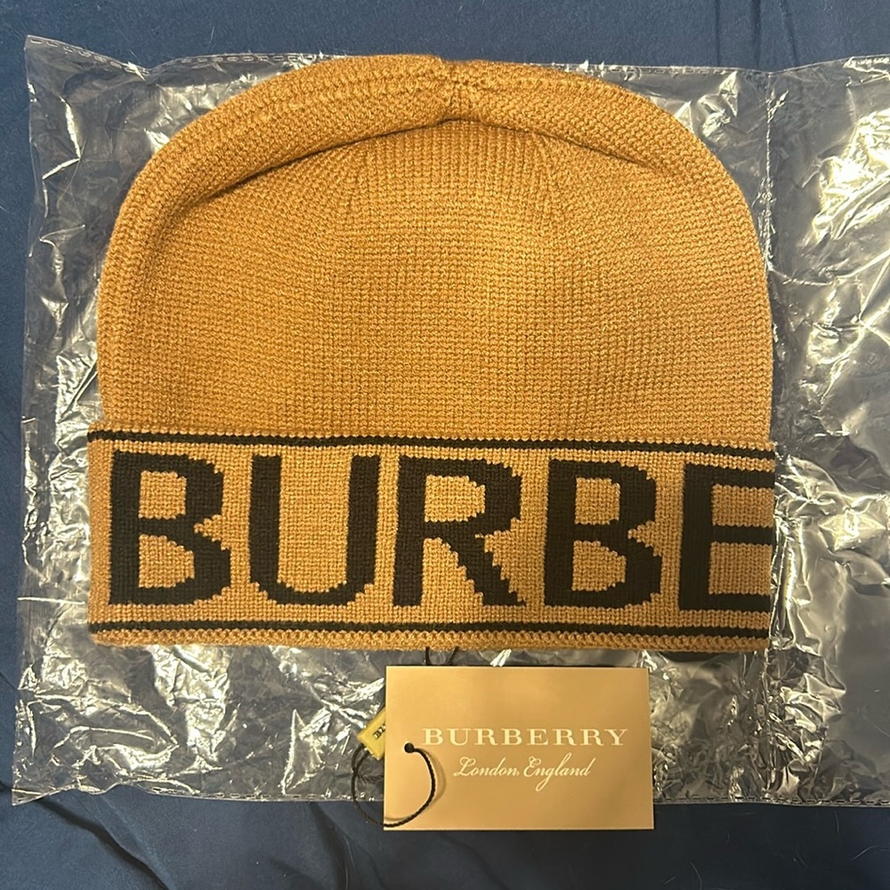 Men’s knit hat. Super soft